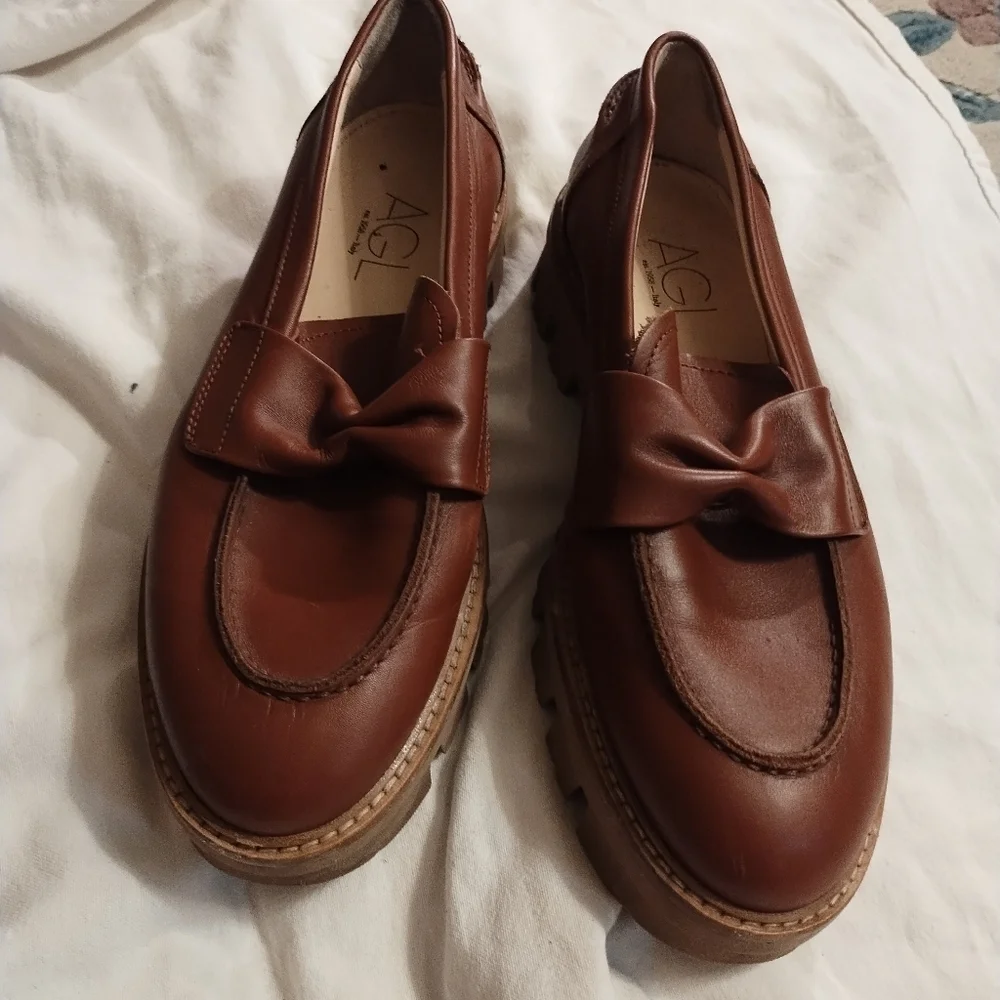 AGL Attilio Giusti Leombru Women's Brown Loafers